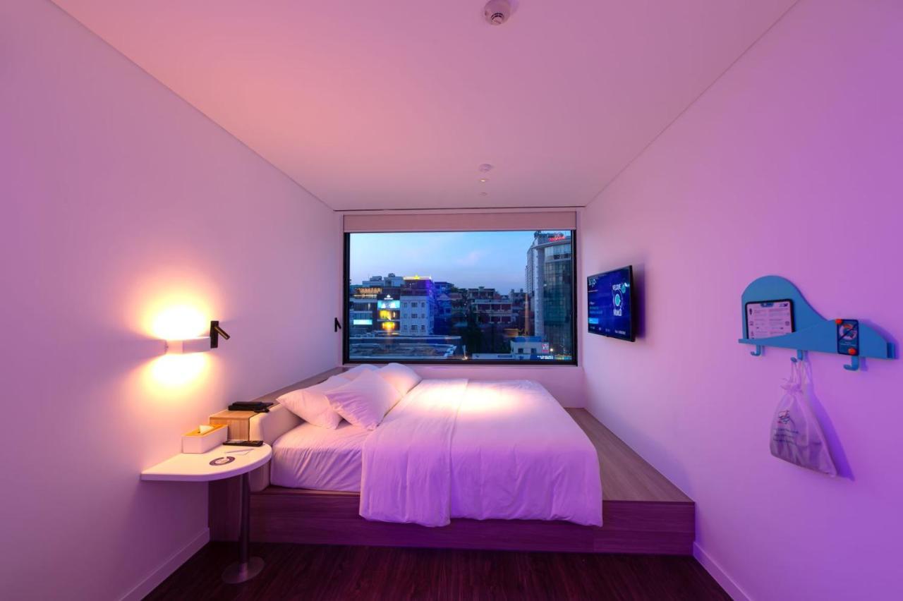 Tru By Hilton Ha Long Hon Gai Centre Hotel Exterior photo
