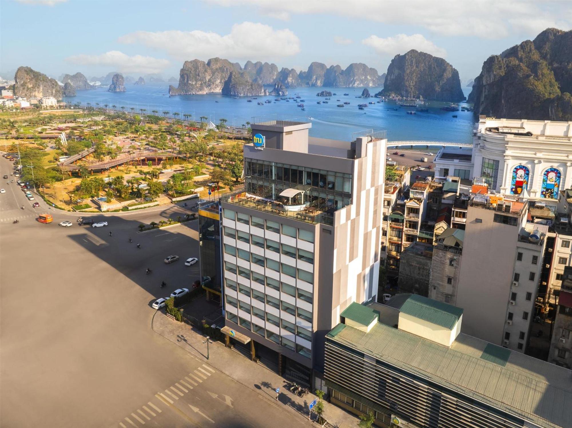 Tru By Hilton Ha Long Hon Gai Centre Hotel Exterior photo
